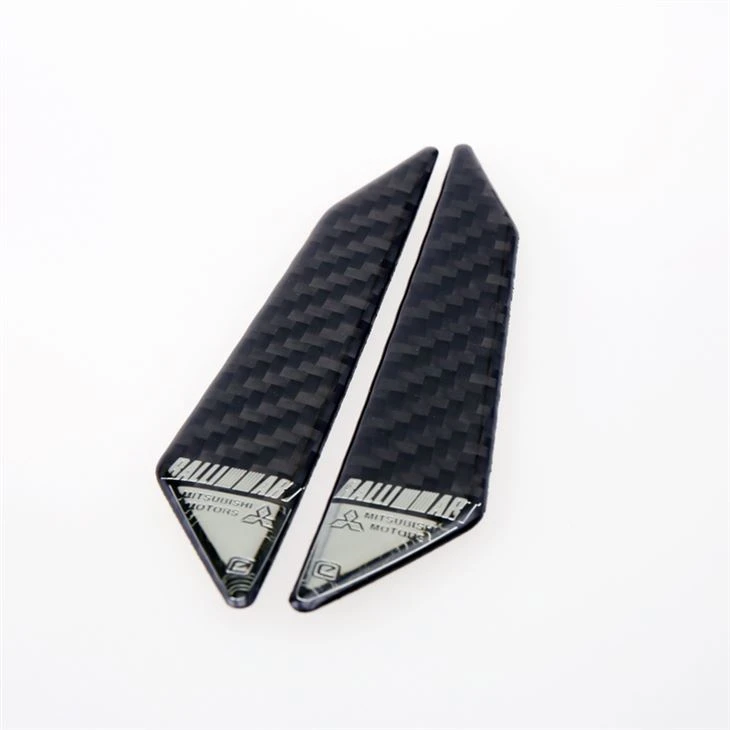 Mitsubishi Badge Fibra di Carbonio