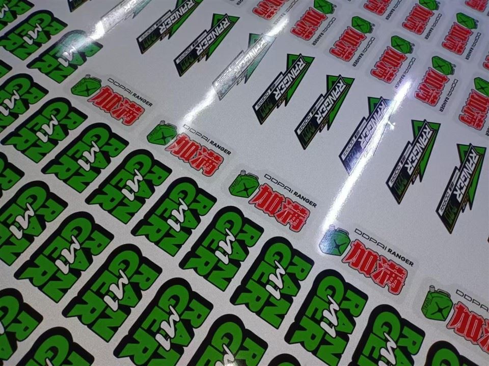 Adesivo impermeabile fustellato in vinile per auto