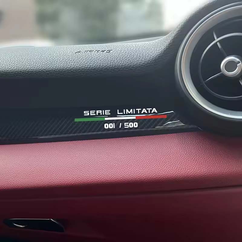 Adesivo in edizione consolelimitata per Alfa Romeo