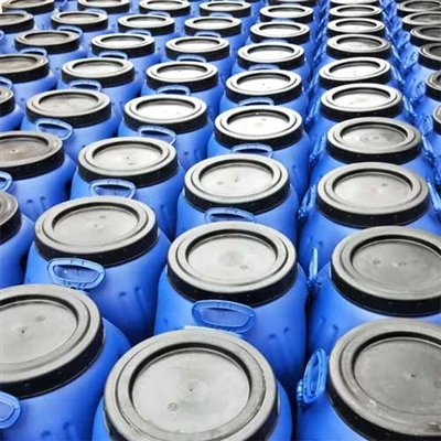 Gli adesivi adesivi utilizzano colla a base di acqua-o colla a base di olio-?