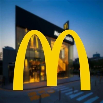 Adesivo con logo "M" personalizzato per finestra
