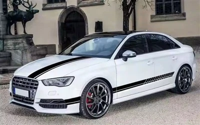 Personalizza l'adesivo a strisce laterale da corsa per Audi