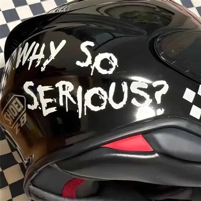 Perché così seri adesivi joker motociclisti