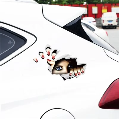 Decorazione auto divertenti con gli occhi da ragazza sbirciata